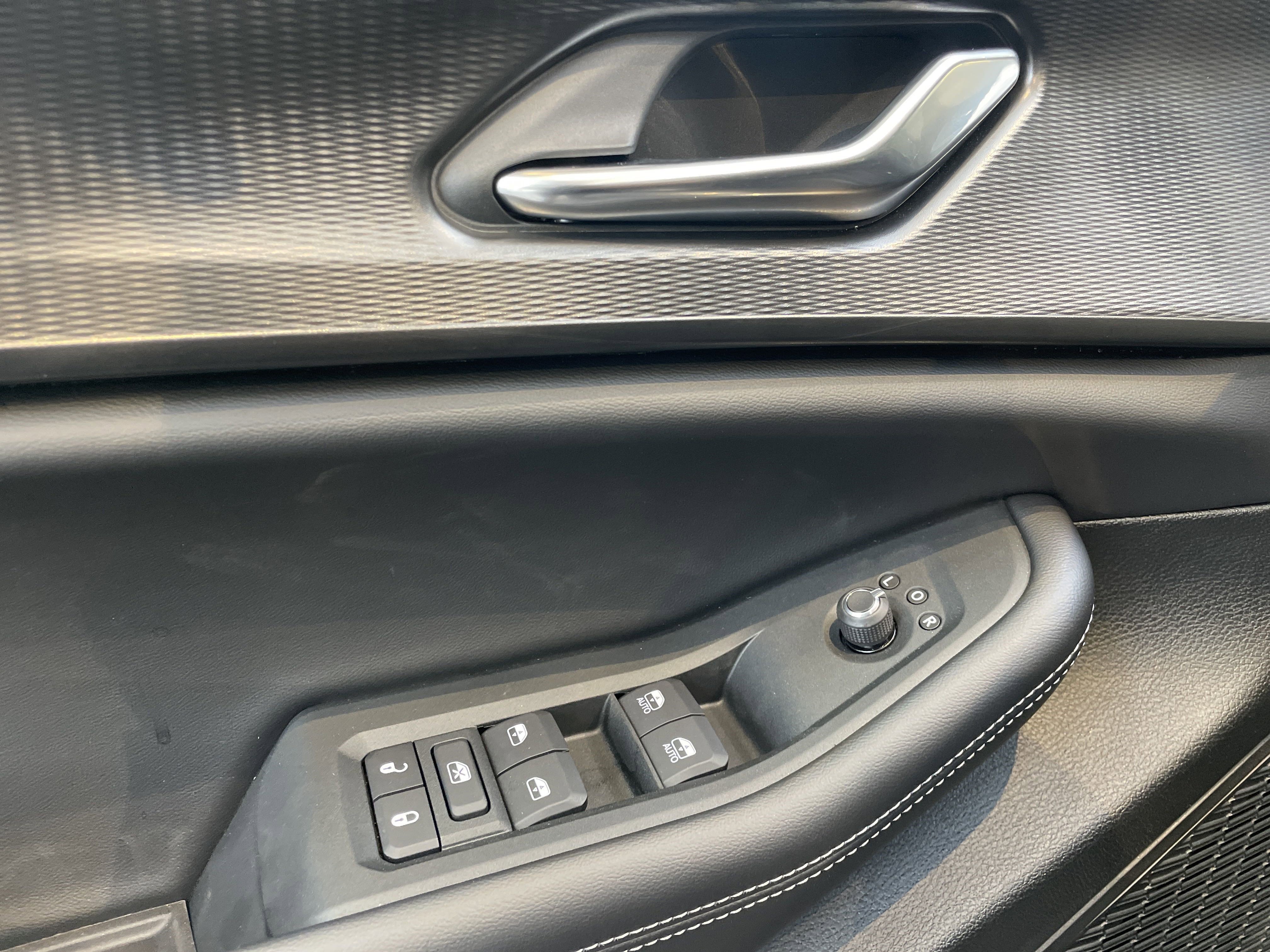 Certified 2025 Jeep Grand Cherokee L Laredo w/ Luxury Tech Group I RWD image 14