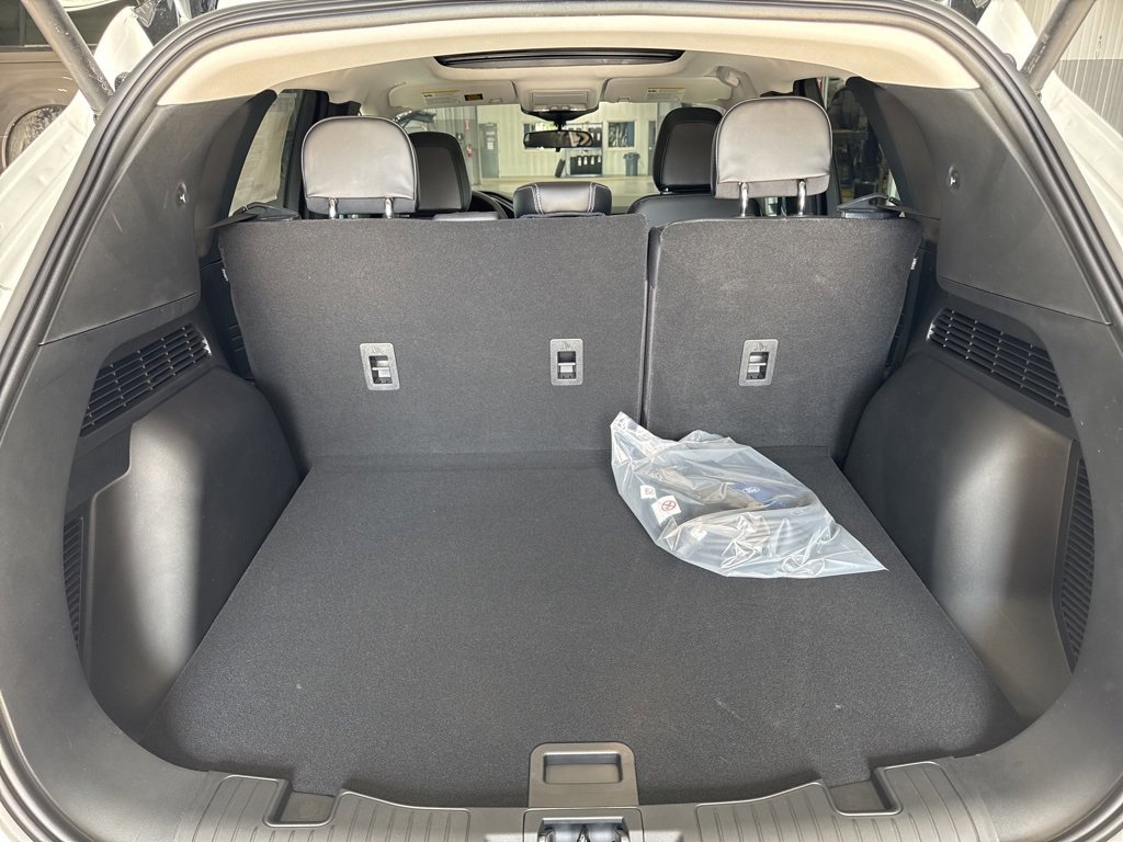 New 2025 Ford Escape SE w/ Class II Trailer Tow Package image 38