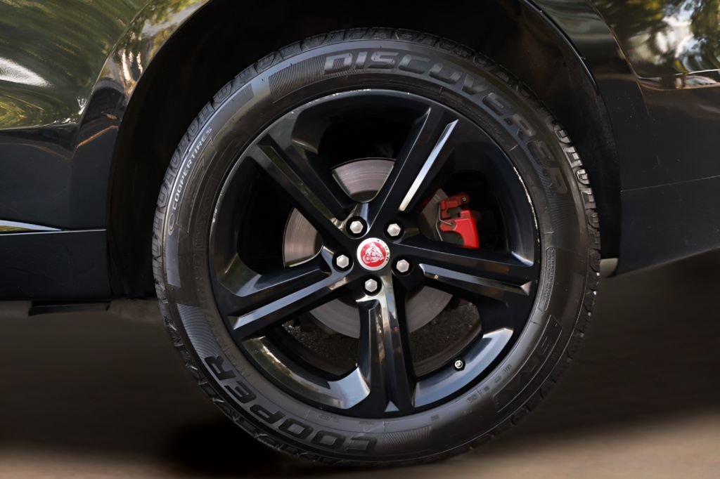 Used 2019 Jaguar F-PACE S AWD/4WD image 8