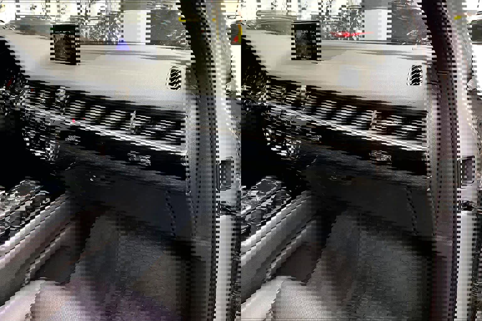 Used 2017 Audi Q7 3.0T Premium Plus w/ Premium Plus Package image 18