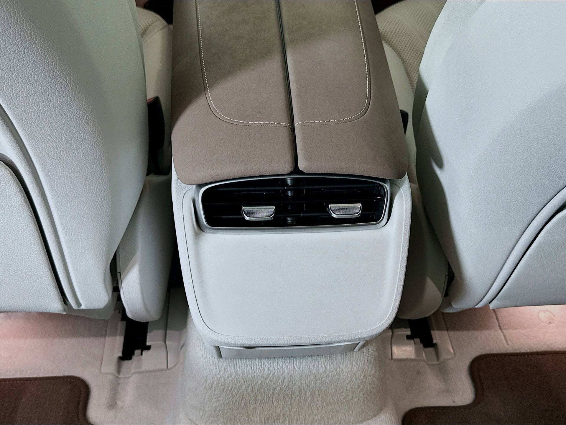 Certified 2022 Mercedes-Benz EQS 580 4MATIC Sedan image 28