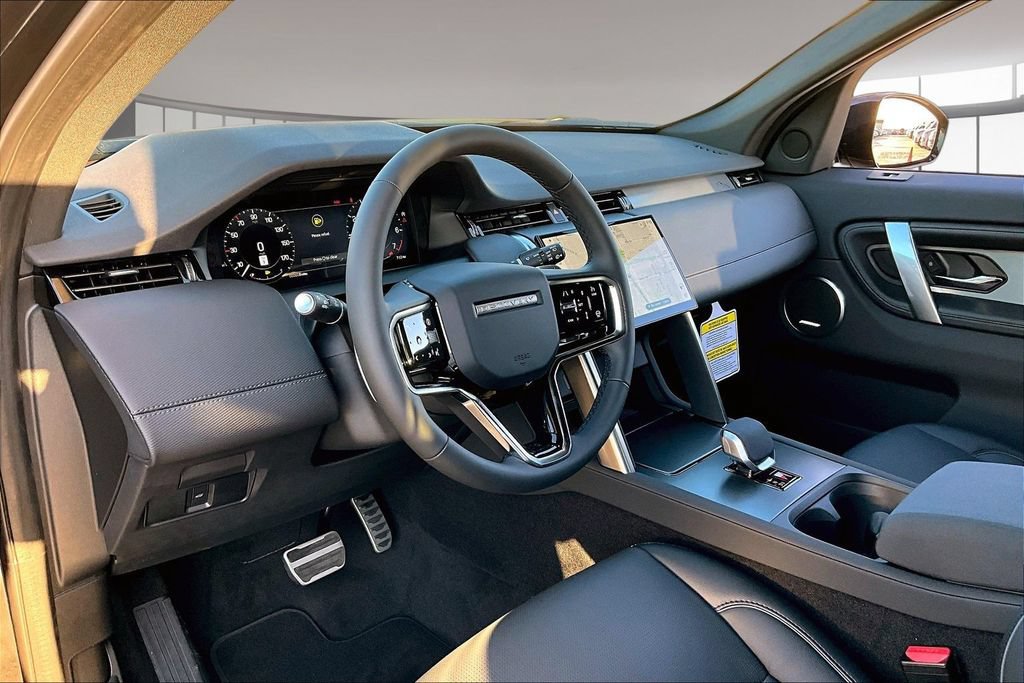 New 2026 Land Rover Discovery Sport Landmark AWD/4WD image 7