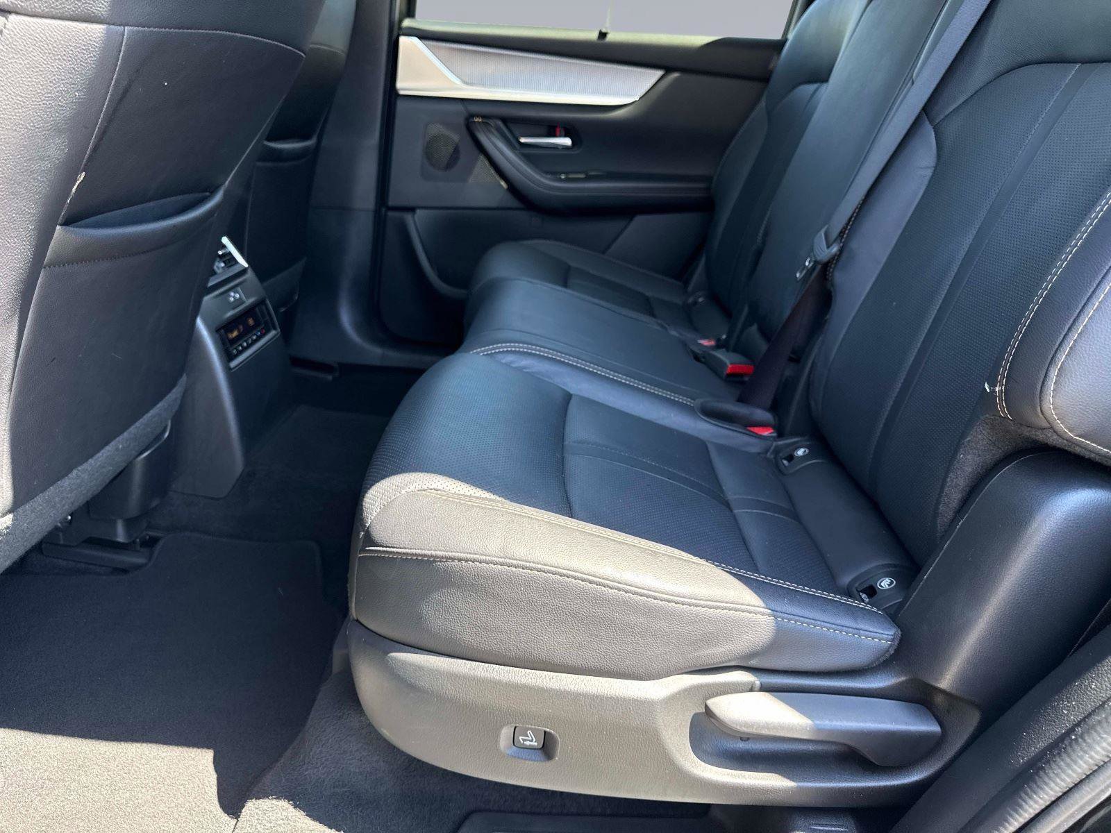 Certified 2025 MAZDA CX-90 3.3 Turbo w/ Preferred Package image 15