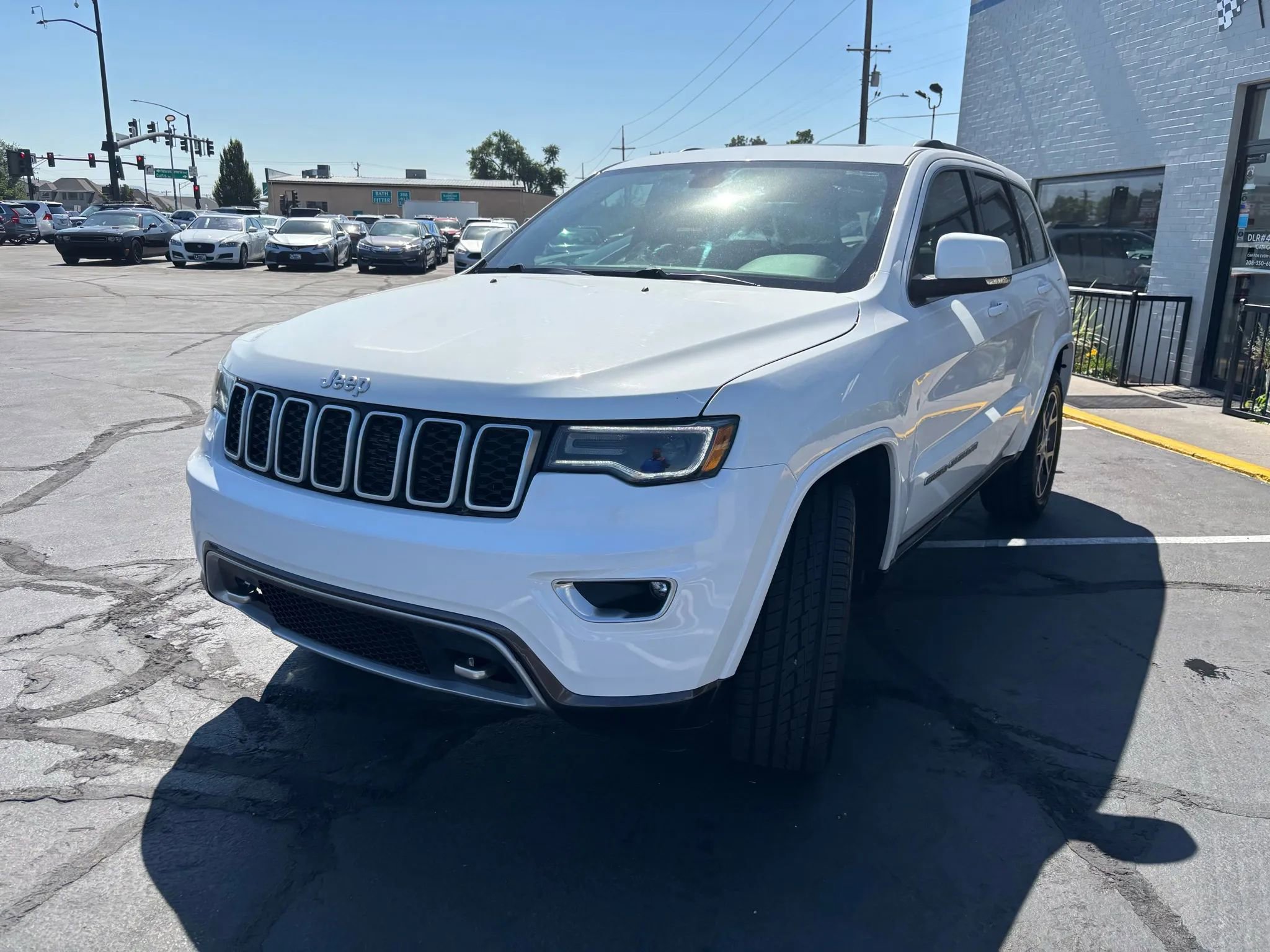 Used 2018 Jeep Grand Cherokee Limited image 2