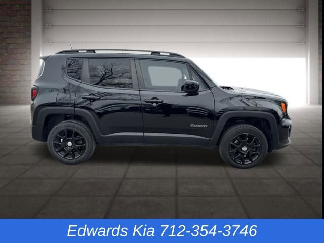 Used 2019 Jeep Renegade Latitude w/ Cold Weather Group image 2
