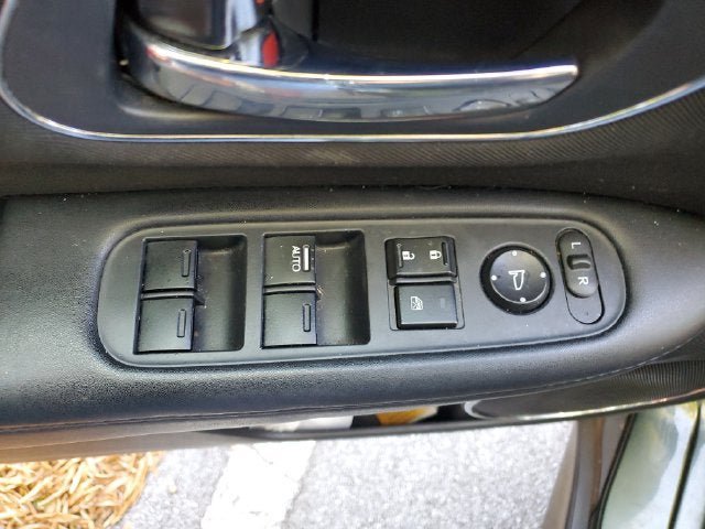 Used 2018 Honda HR-V EX image 10