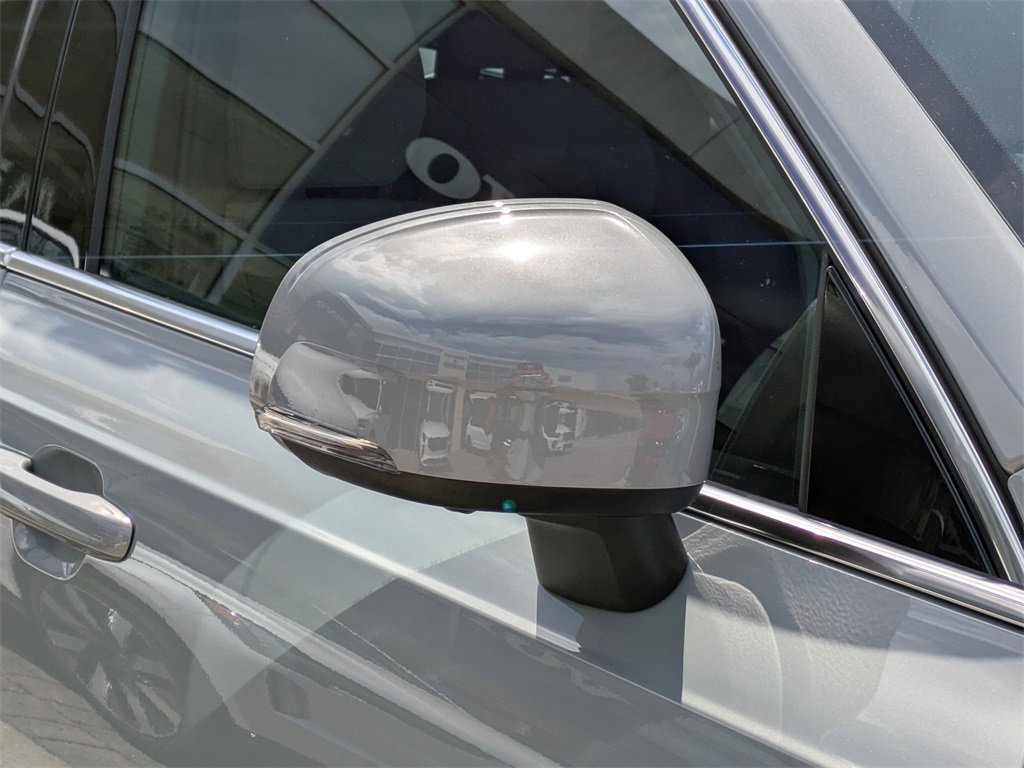 Certified 2026 Volvo XC90 B6 Plus w/ Protection Package Premier image 12