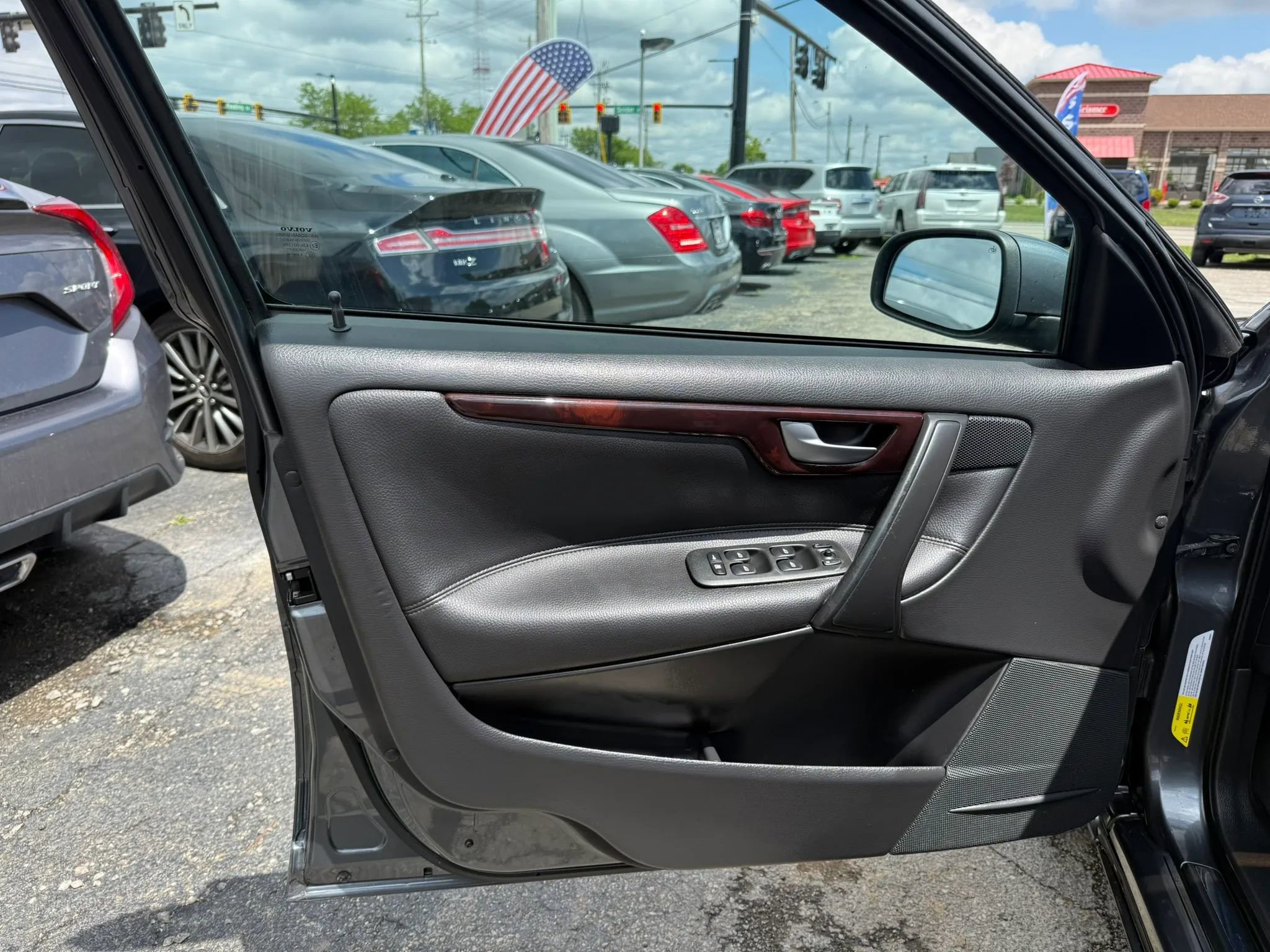 Used 2006 Volvo S60 2.5T AWD/4WD image 10