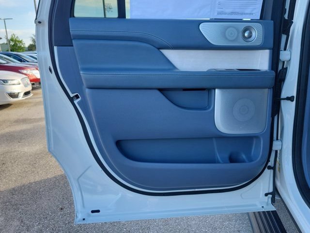 Certified 2022 Lincoln Navigator L Black Label AWD/4WD image 14