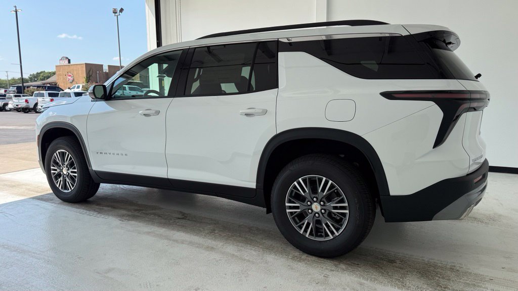 New 2027 Chevrolet Traverse LT w/ Driver Confidence Package FWD image 20