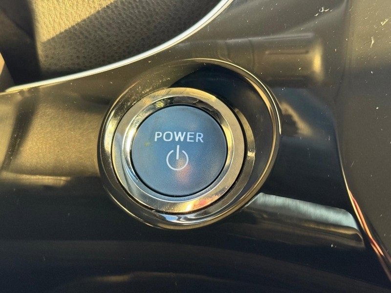 Used 2022 Toyota Prius image 17