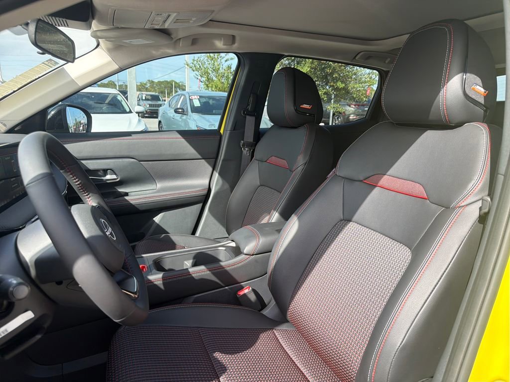 New 2026 Nissan Kicks SR w/ SR Premium Package image 17