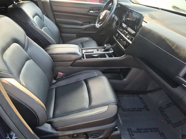 Used 2023 Nissan Pathfinder SL FWD image 36
