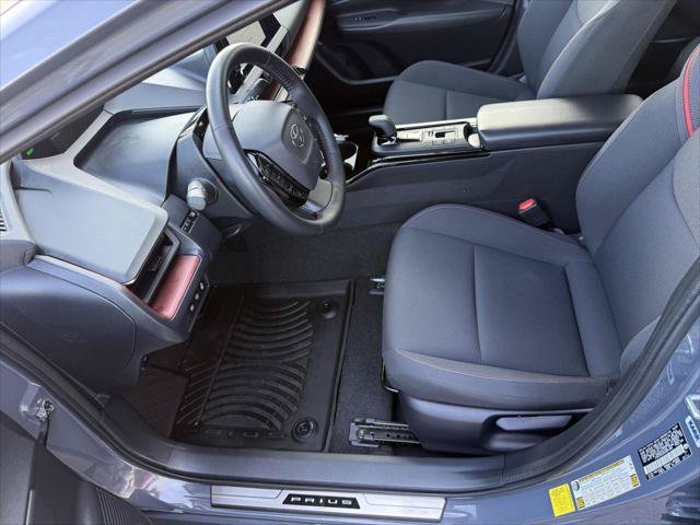 Certified 2025 Toyota Prius Plug-In Hybrid FWD image 11