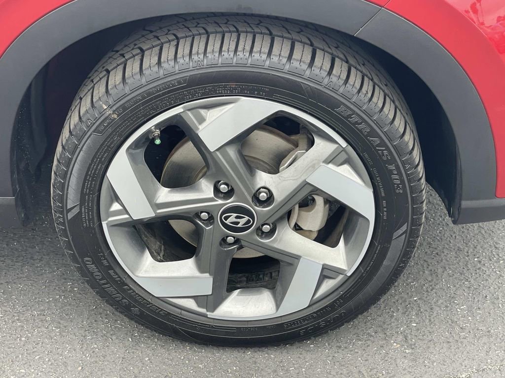 Certified 2022 Hyundai Venue Limited w/ Cargo Package FWD image 30