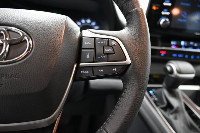 Used 2023 Toyota Sienna XLE w/ XLE Plus Package image 27