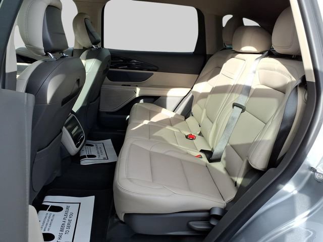 Used 2025 Lincoln Nautilus Premier image 15