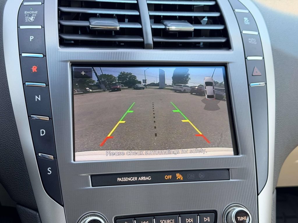 Used 2020 Lincoln MKZ w/ Convenience Package FWD image 4