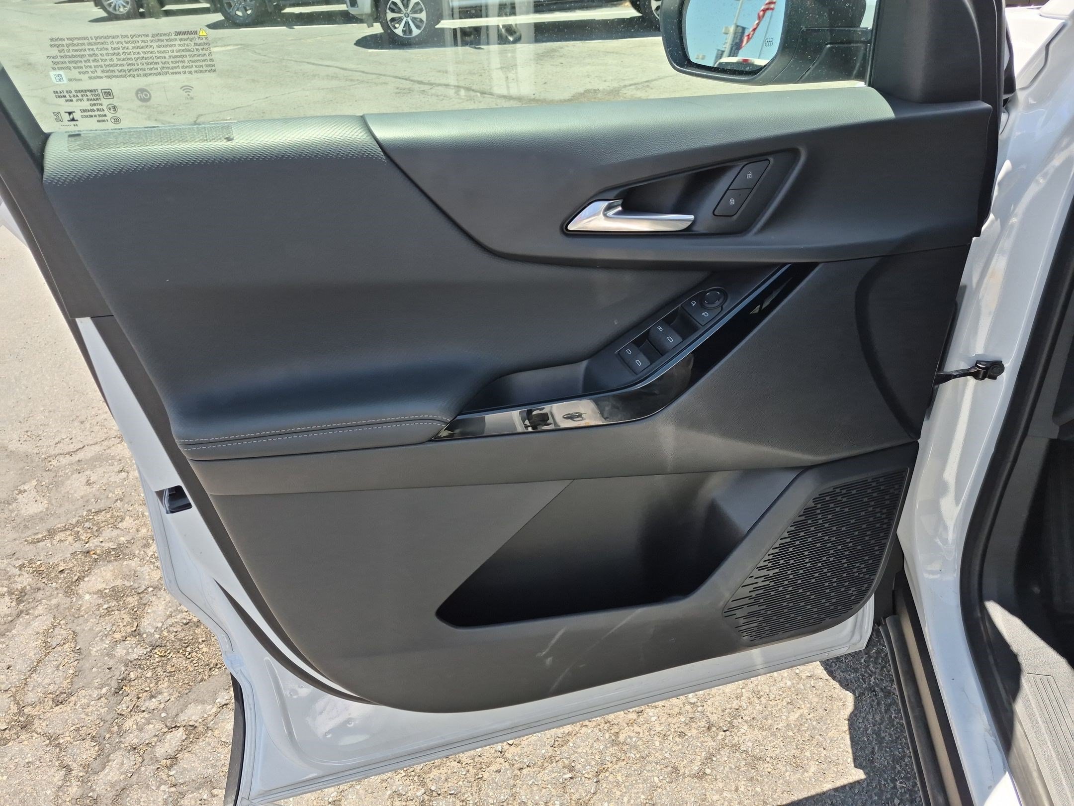 Used 2025 Chevrolet Equinox LT w/ Safety and Technology Package AWD/4WD image 15