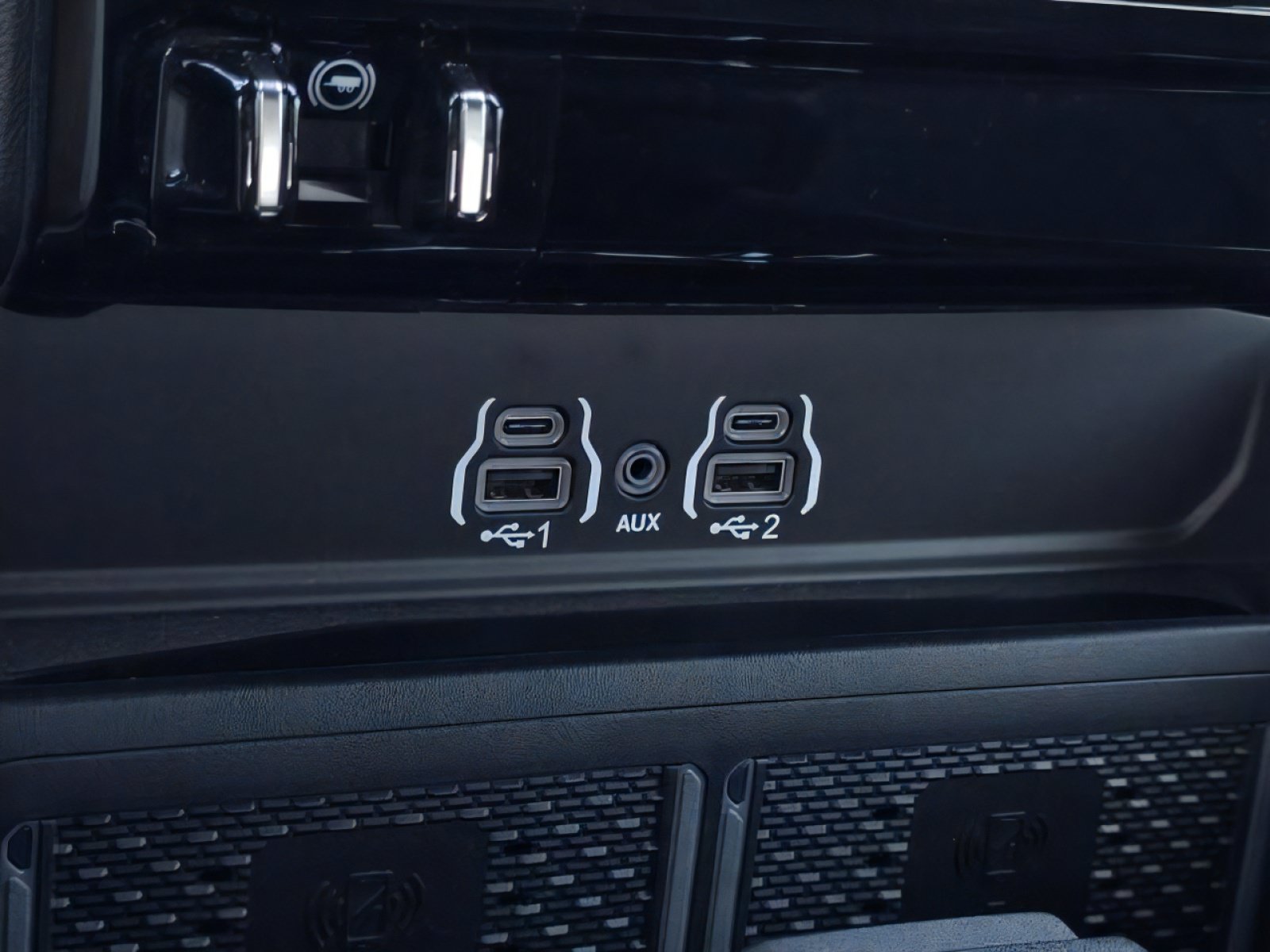 New 2025 RAM 2500 Laramie AWD/4WD image 23