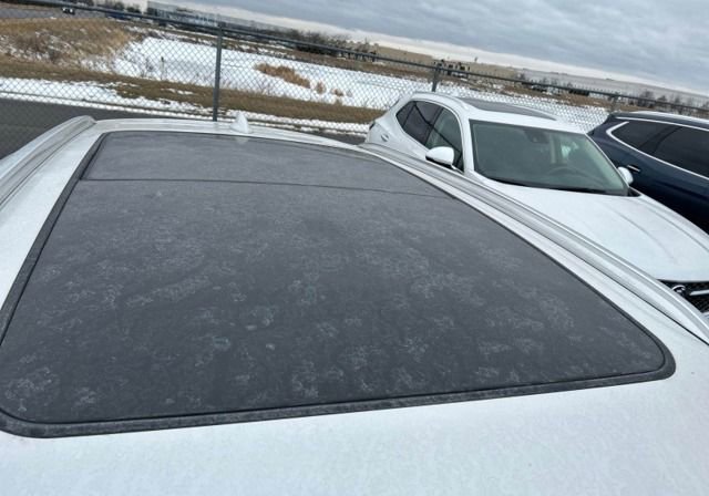 Used 2023 Buick Envision Avenir image 3