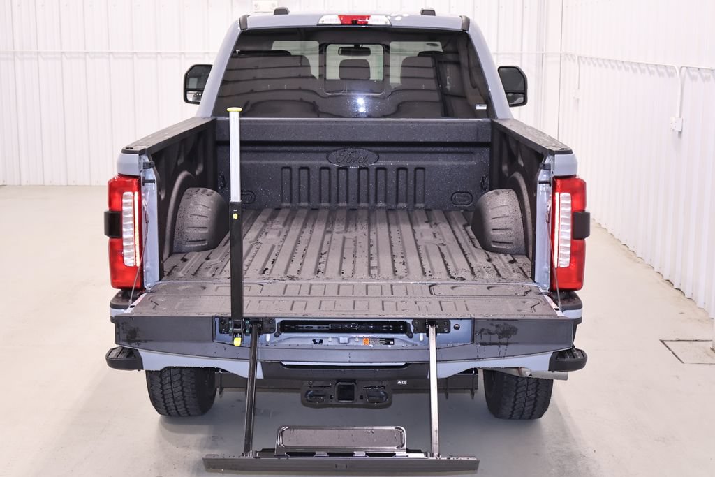 New 2026 Ford F350 Lariat w/ Black Appearance Package AWD/4WD image 39
