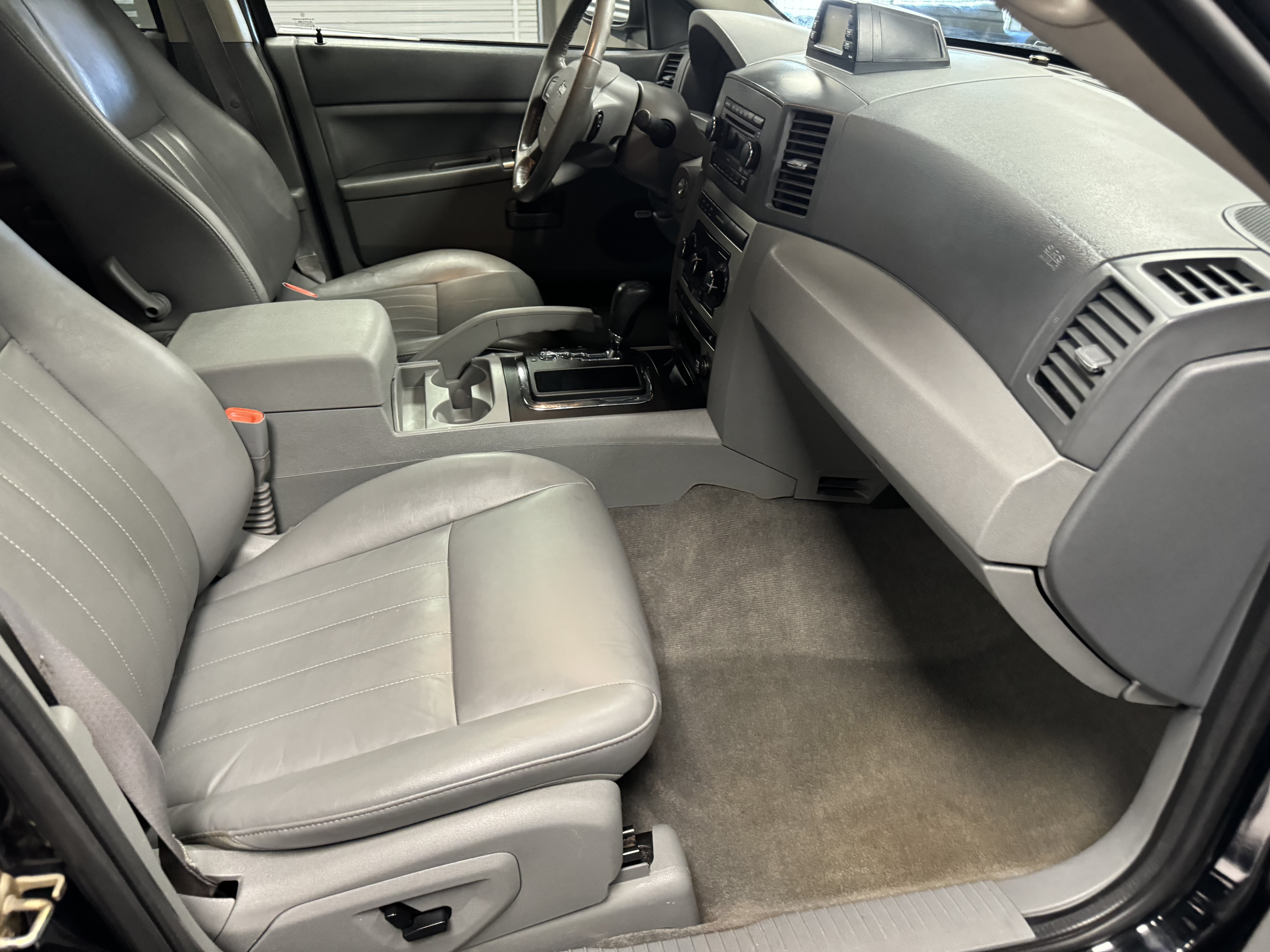 Used 2007 Jeep Grand Cherokee Laredo RWD image 12