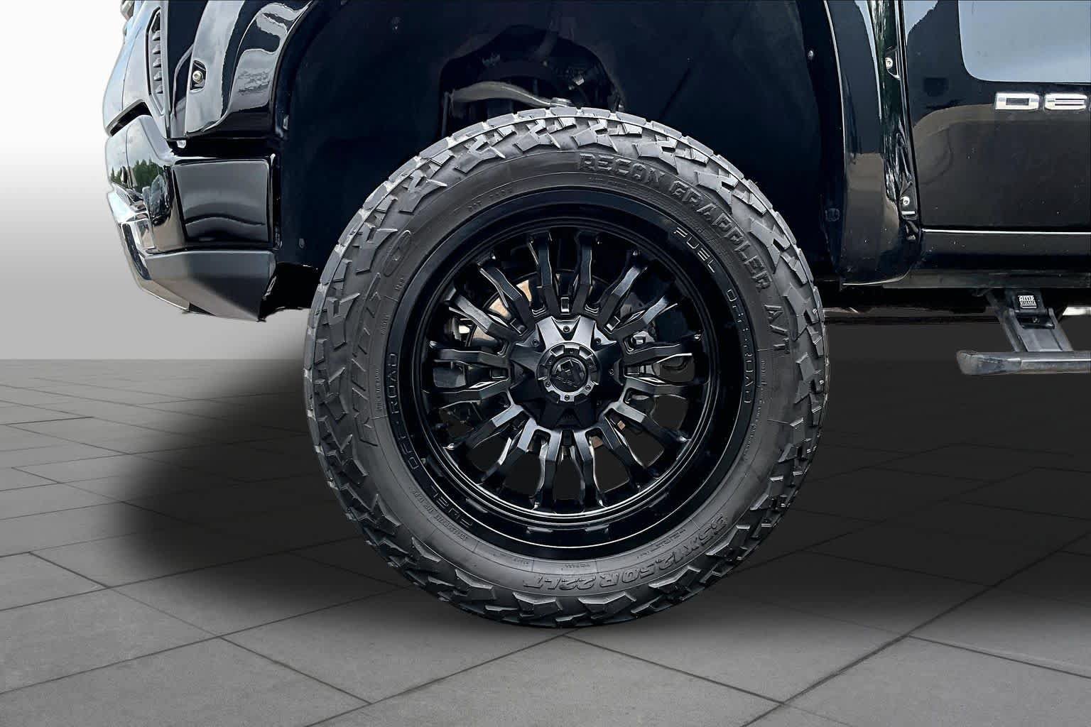 Used 2023 GMC Sierra 1500 Denali AWD/4WD image 10