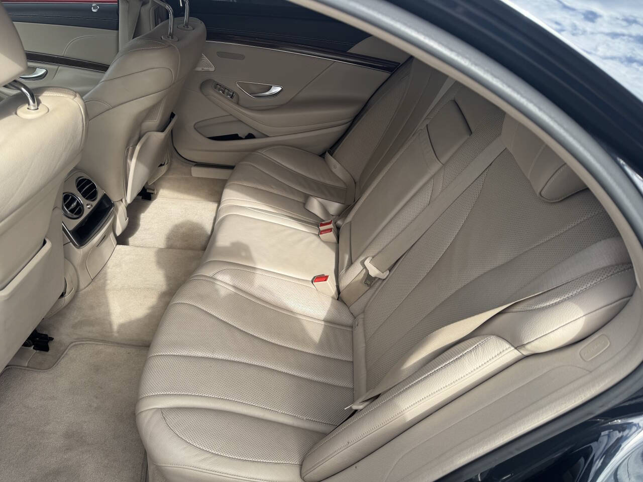 Used 2015 Mercedes-Benz S 550 4MATIC Sedan image 12