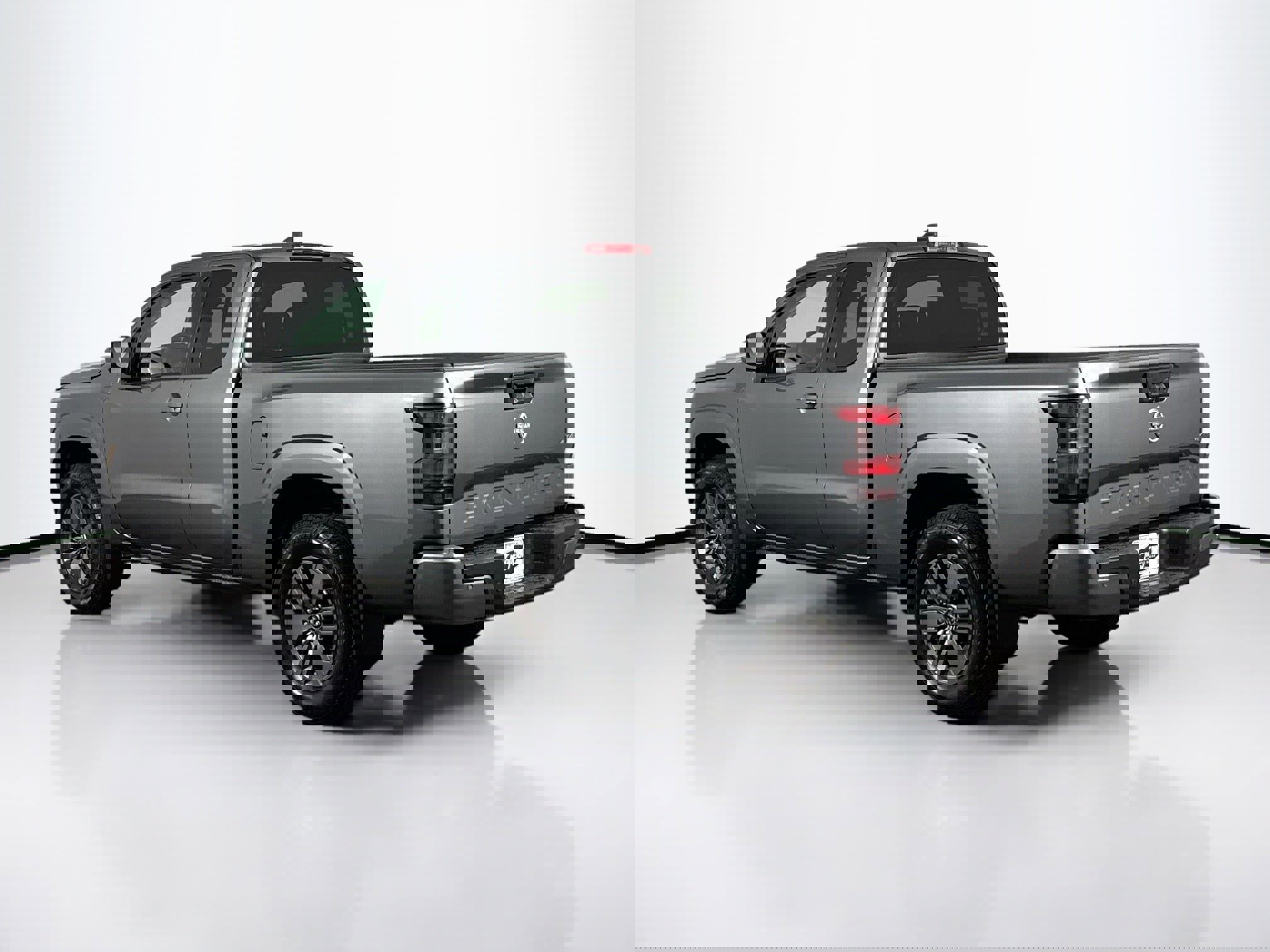 Used 2025 Nissan Frontier SV image 9