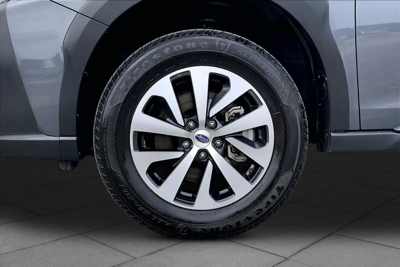 Used 2023 Subaru Outback Premium AWD/4WD image 11