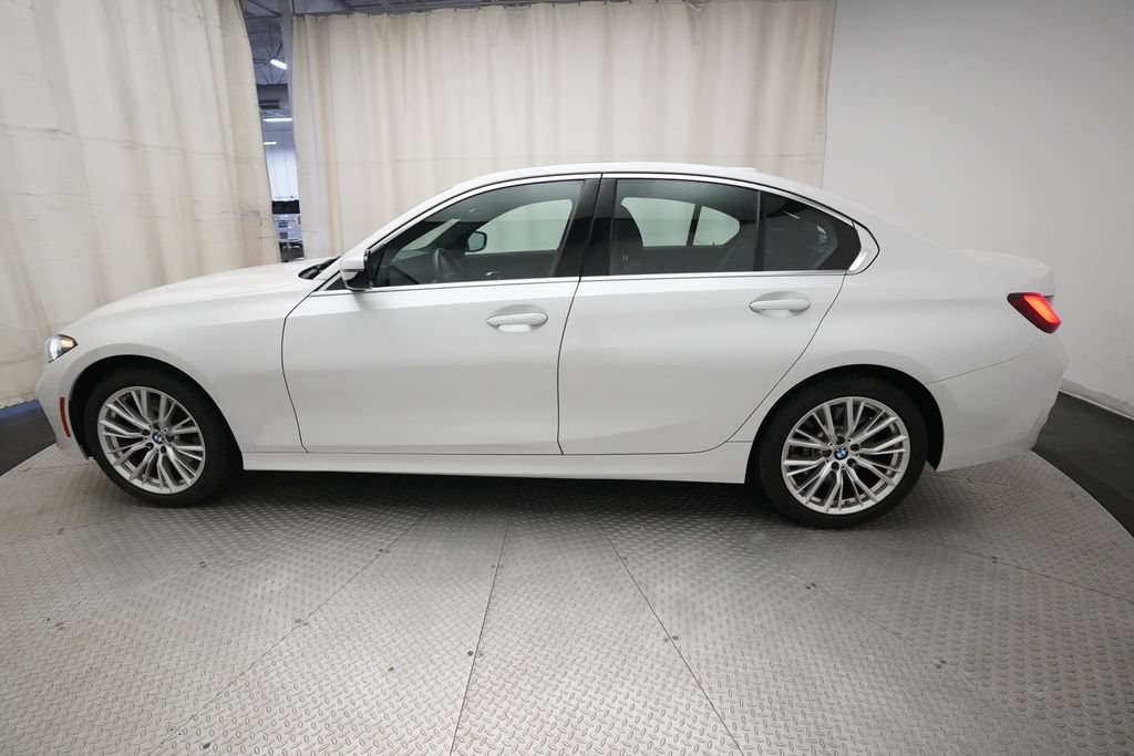 Used 2024 BMW 330i xDrive Sedan AWD/4WD image 23
