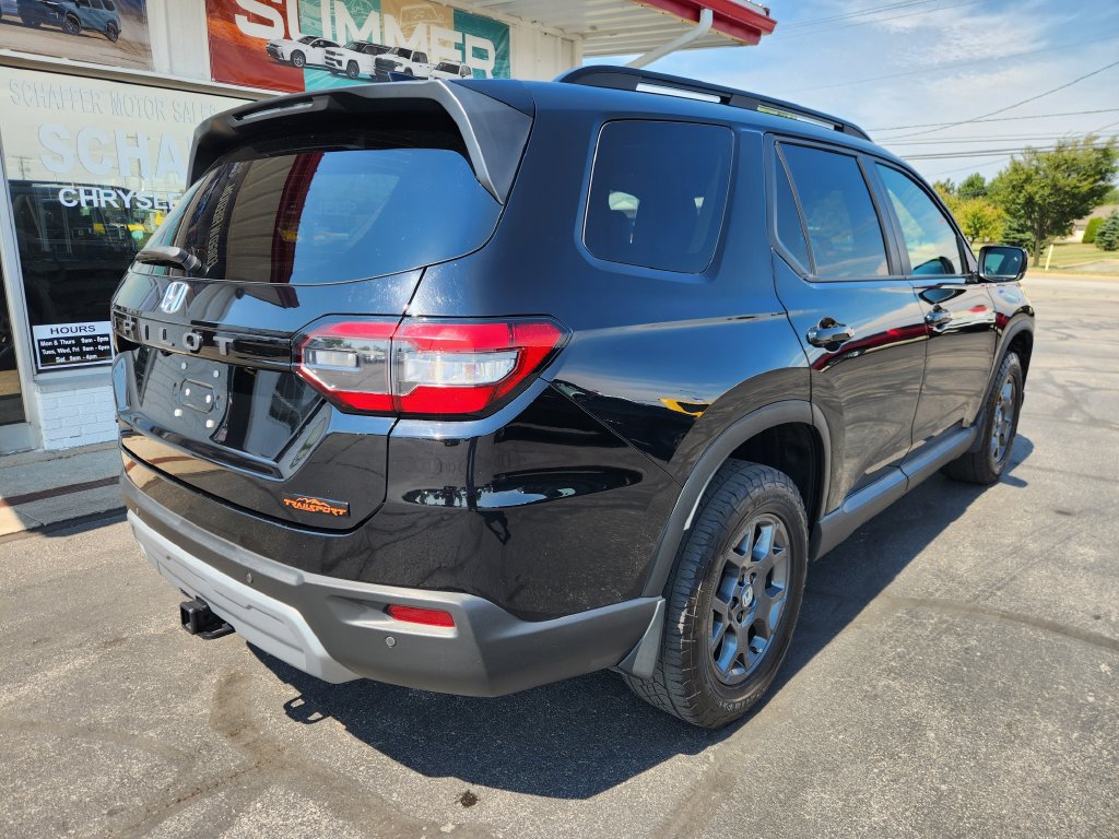Used 2024 Honda Pilot TrailSport image 3