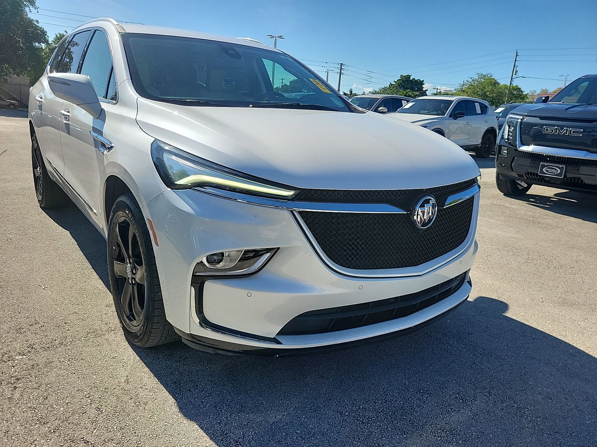 Used 2024 Buick Enclave Essence w/ Sport Touring Edition image 5