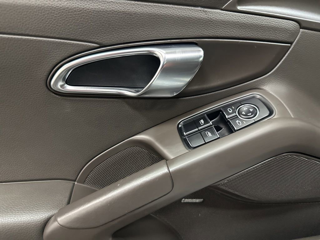 Used 2019 Porsche 718 Cayman RWD image 18