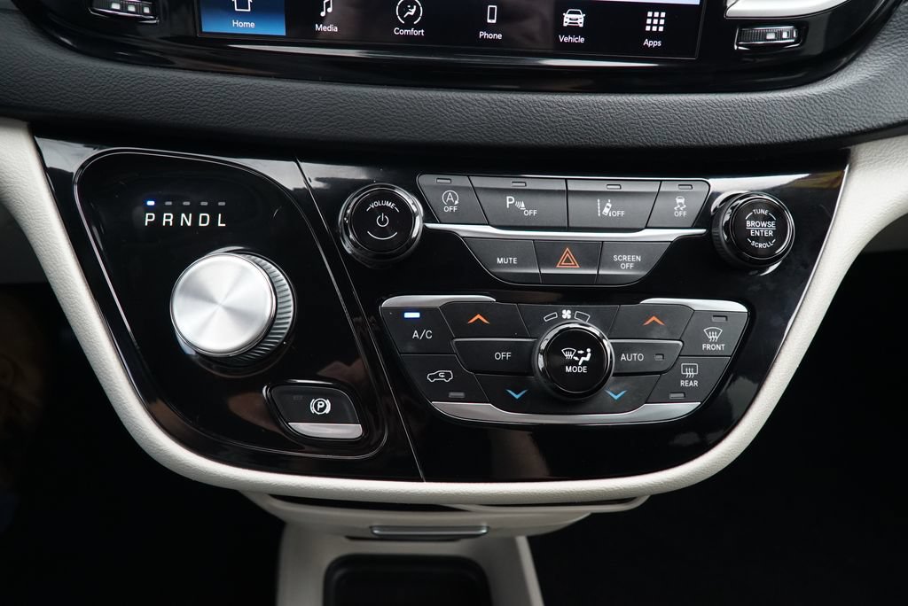 Used 2022 Chrysler Pacifica Touring-L FWD image 17