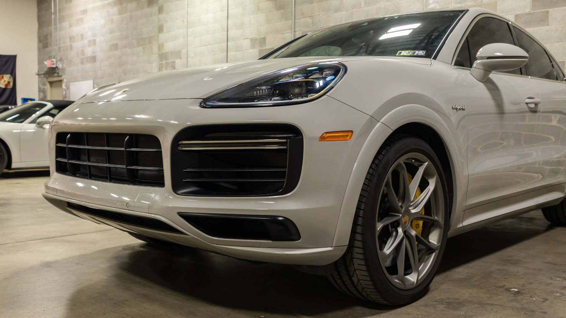 Used 2021 Porsche Cayenne Turbo S image 9