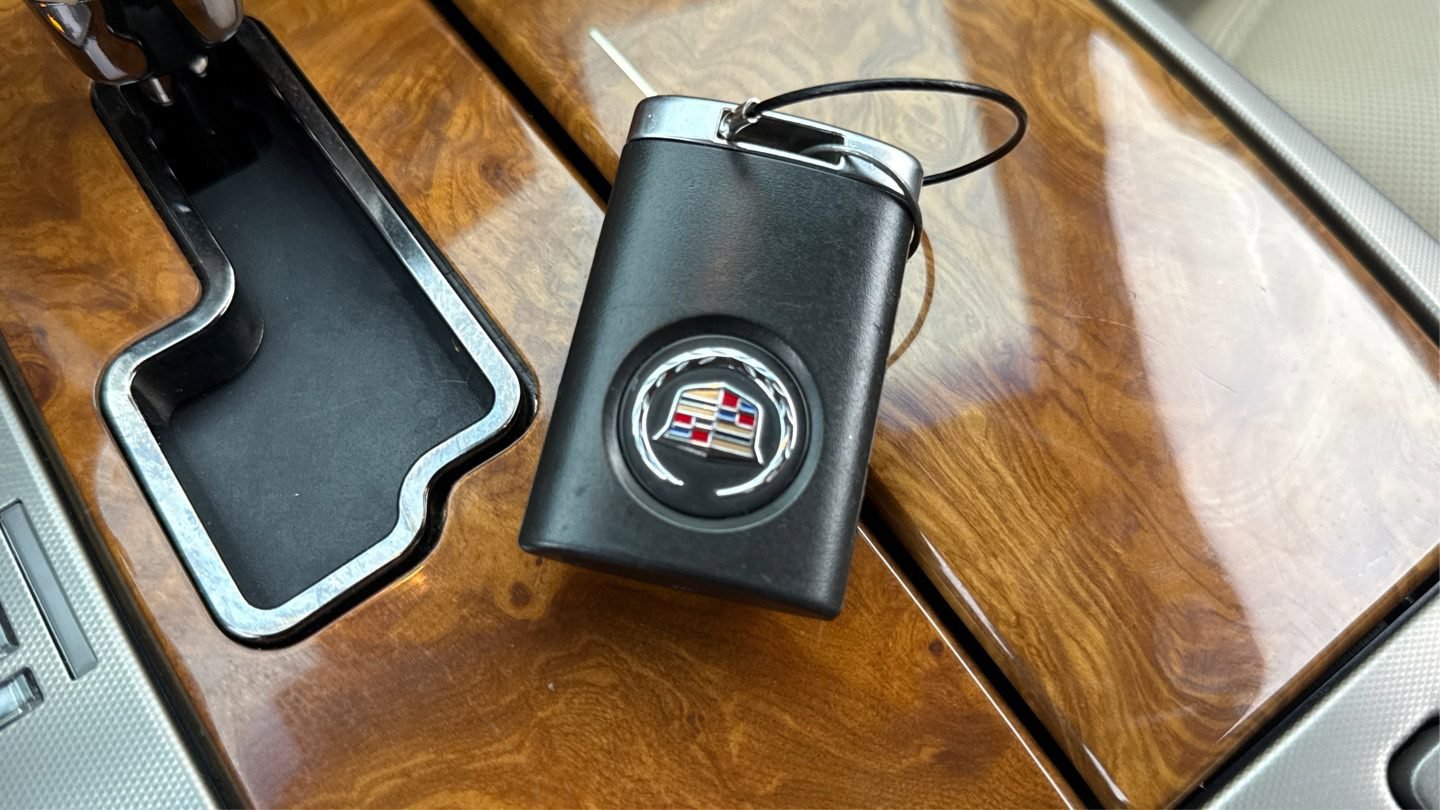 Used 2009 Cadillac XLR RWD image 17