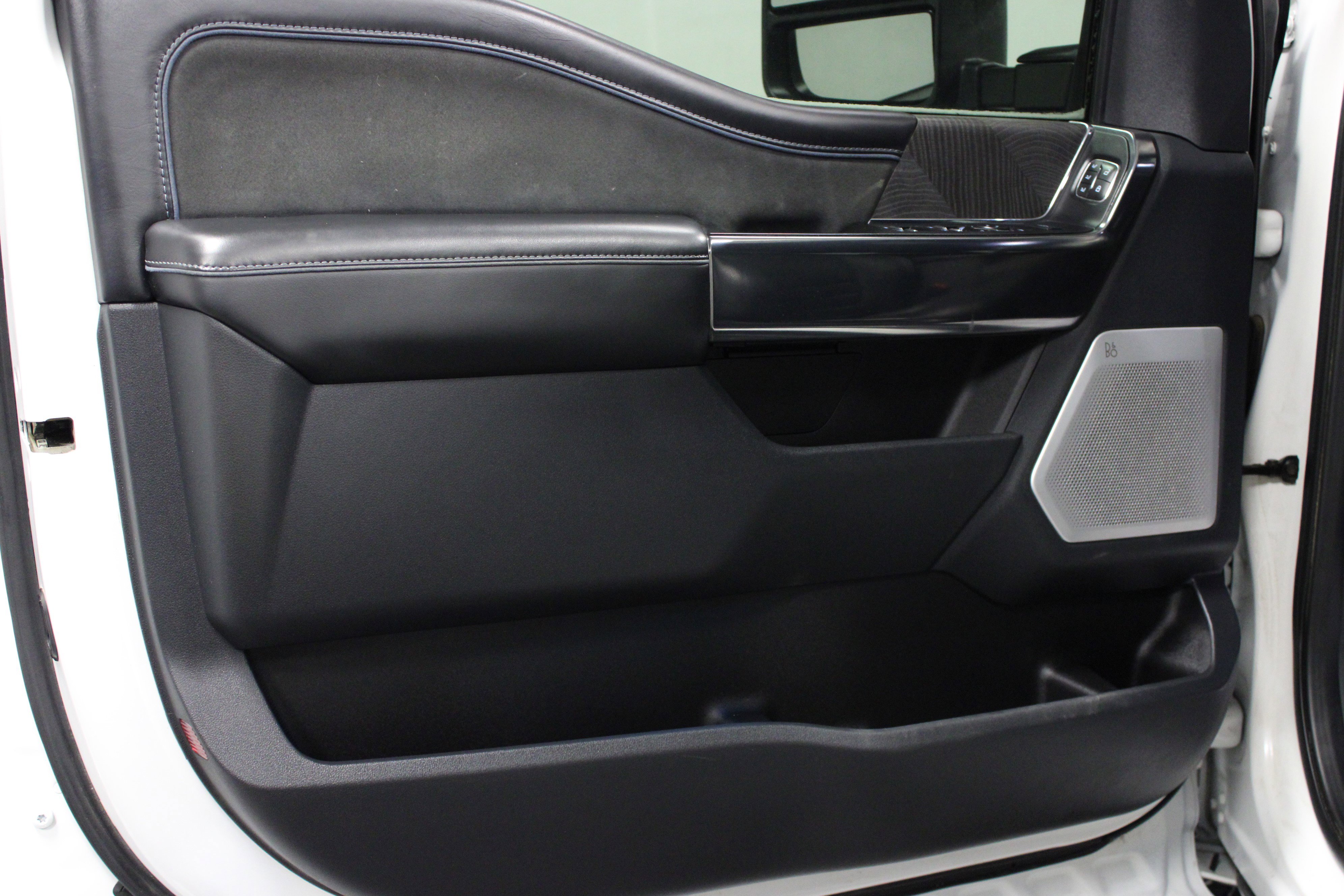 Used 2025 Ford F250 Platinum image 11