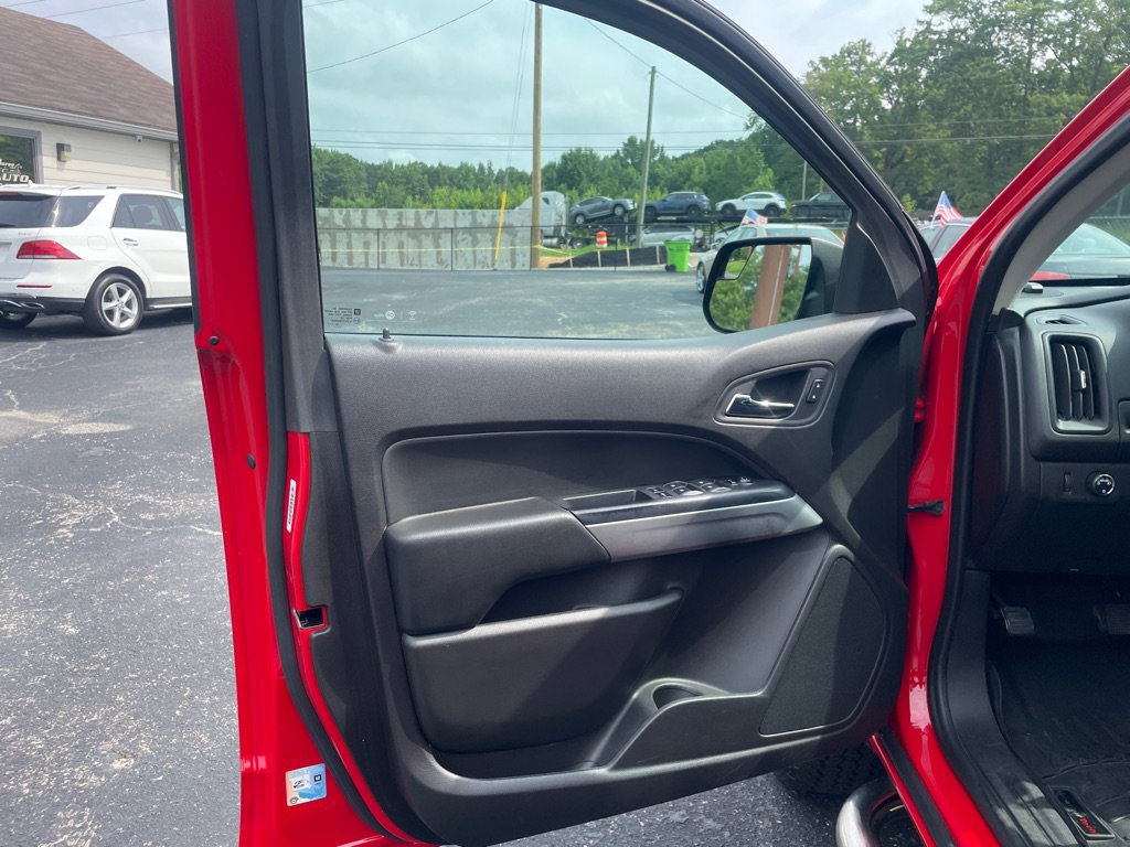 Used 2016 Chevrolet Colorado LT RWD image 11