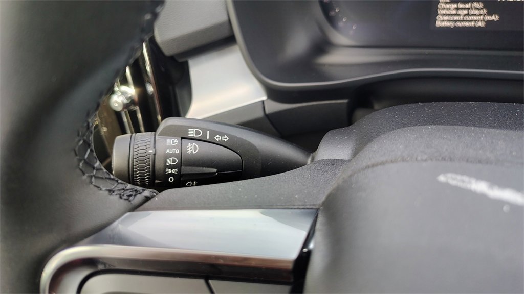 New 2026 Volvo XC40 B5 Ultra w/ Protection Package Premier image 18