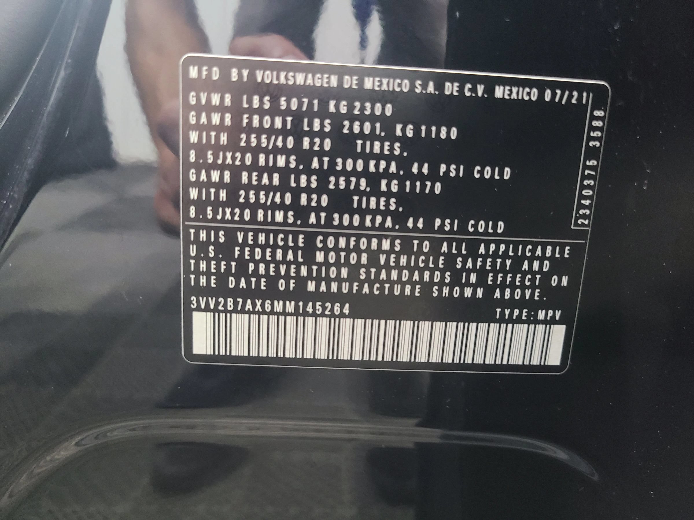 Used 2021 Volkswagen Tiguan SE R-Line AWD/4WD image 3