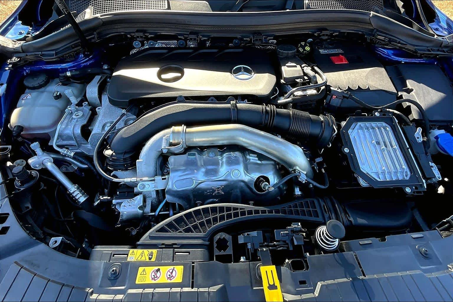 Certified 2025 Mercedes-Benz GLA 250 4MATIC image 32