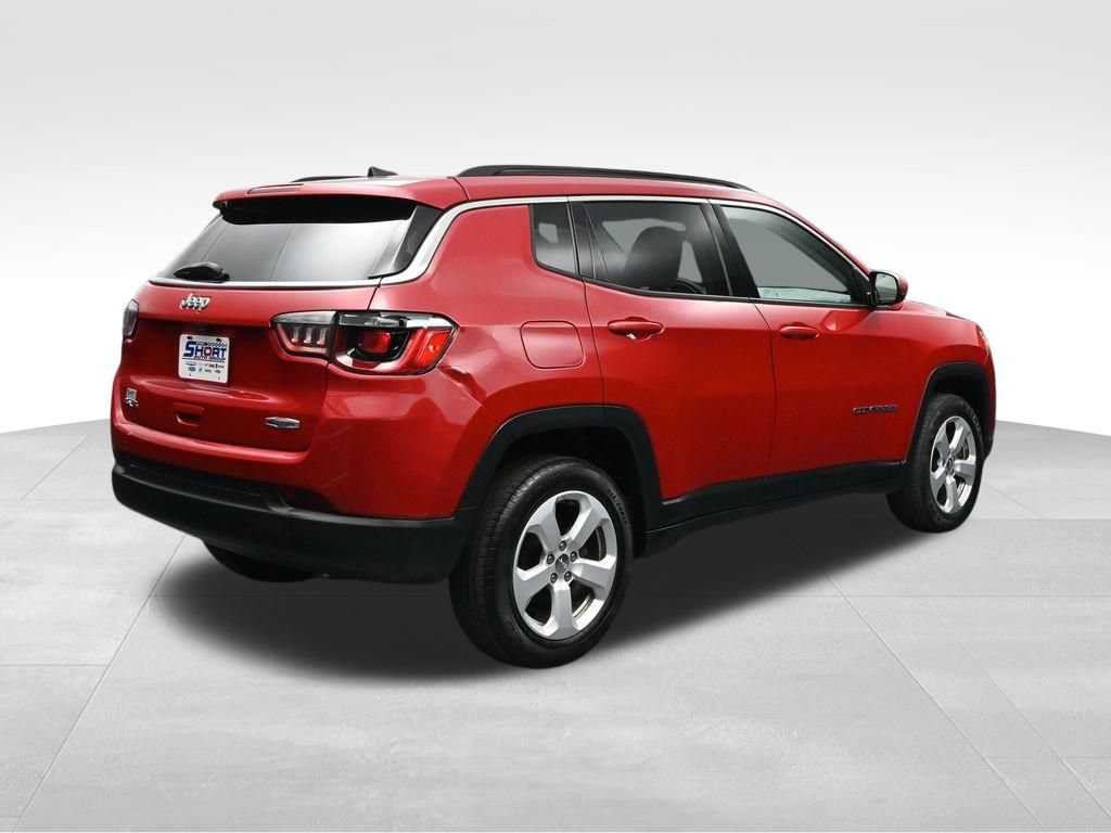 Used 2019 Jeep Compass Latitude w/ Cold Weather Group AWD/4WD image 5