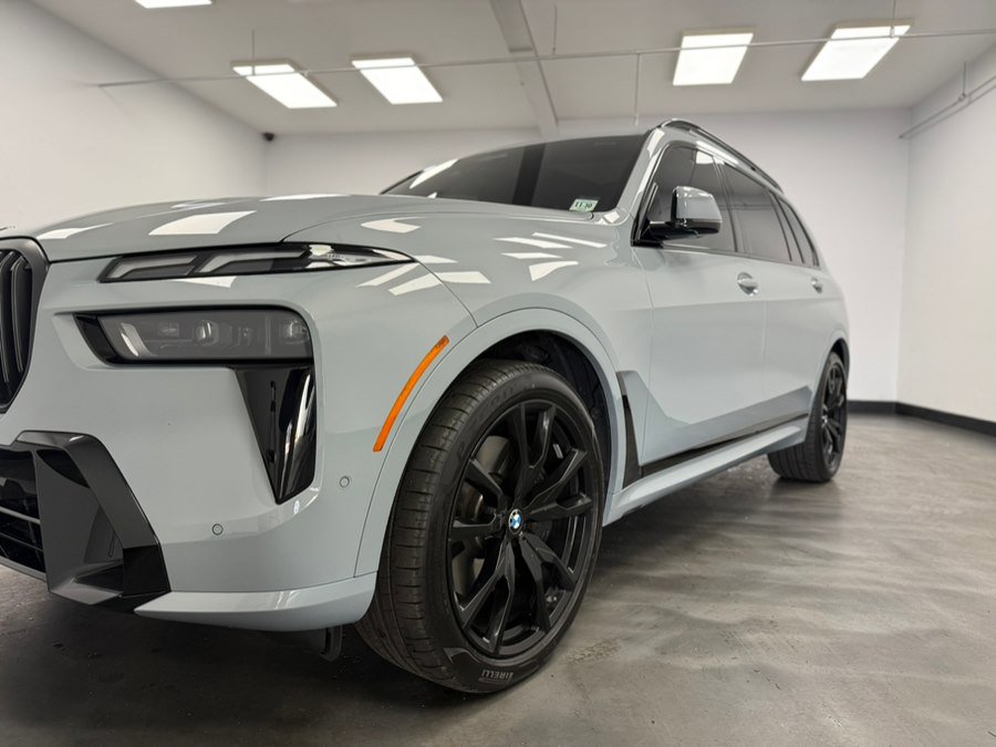 Used 2026 BMW X7 xDrive40i w/ Executive Package image 17