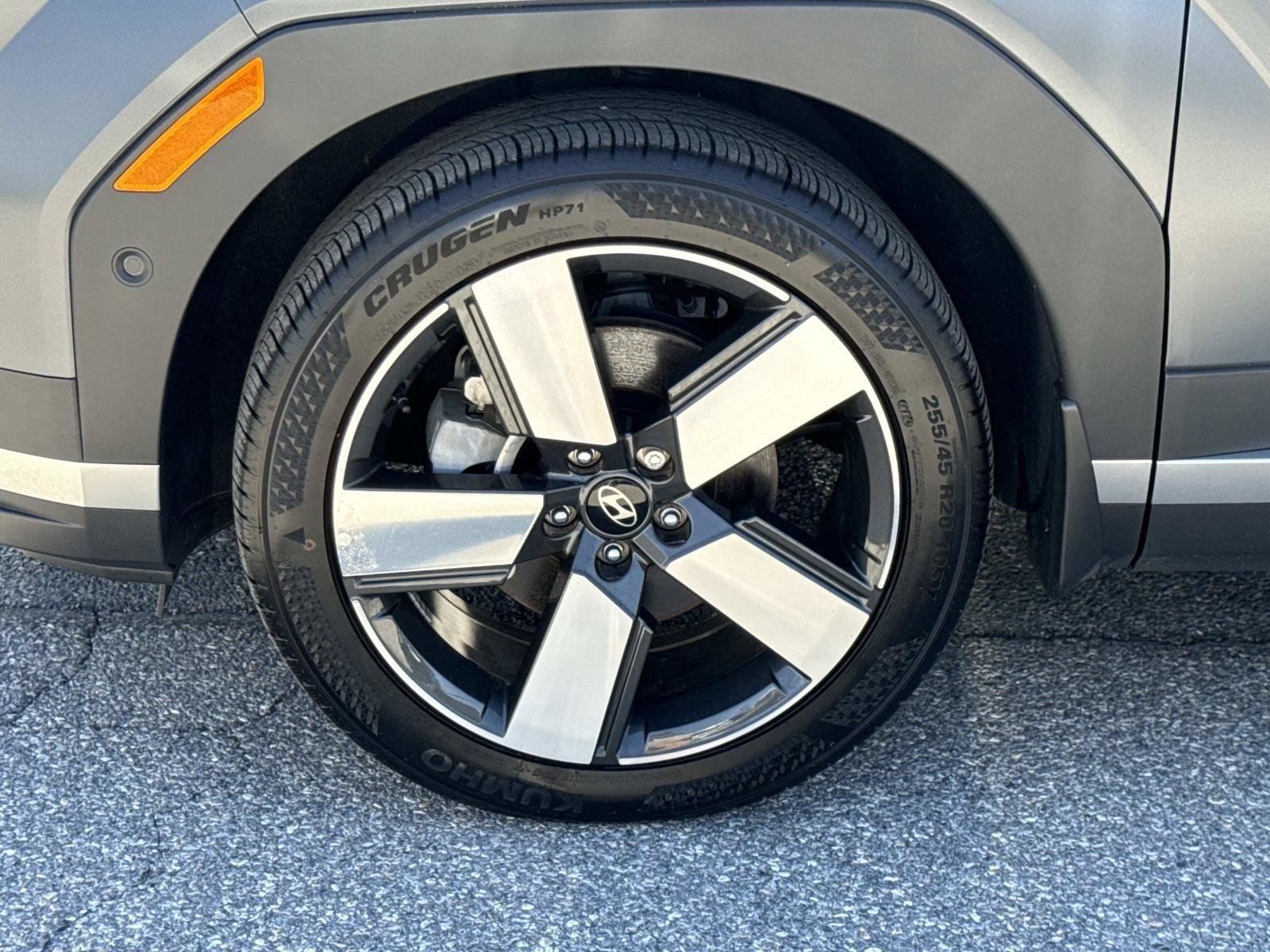 Certified 2025 Hyundai Santa Fe Limited AWD/4WD image 30