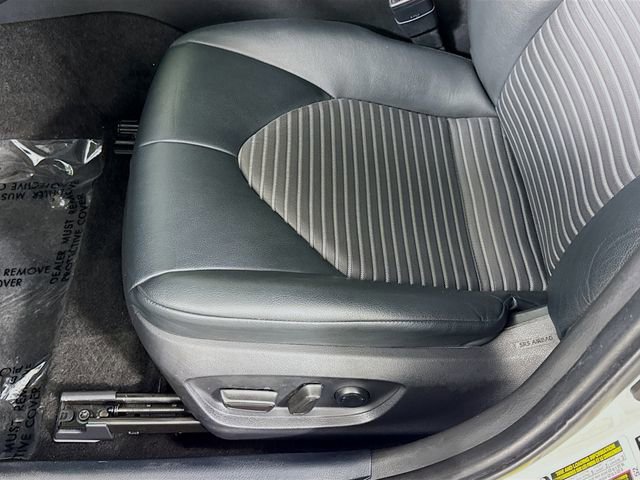 Certified 2020 Toyota Camry SE FWD image 18