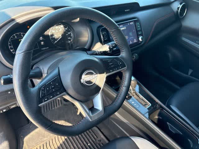 Used 2023 Nissan Kicks SR w/ SR Premium Package FWD image 10