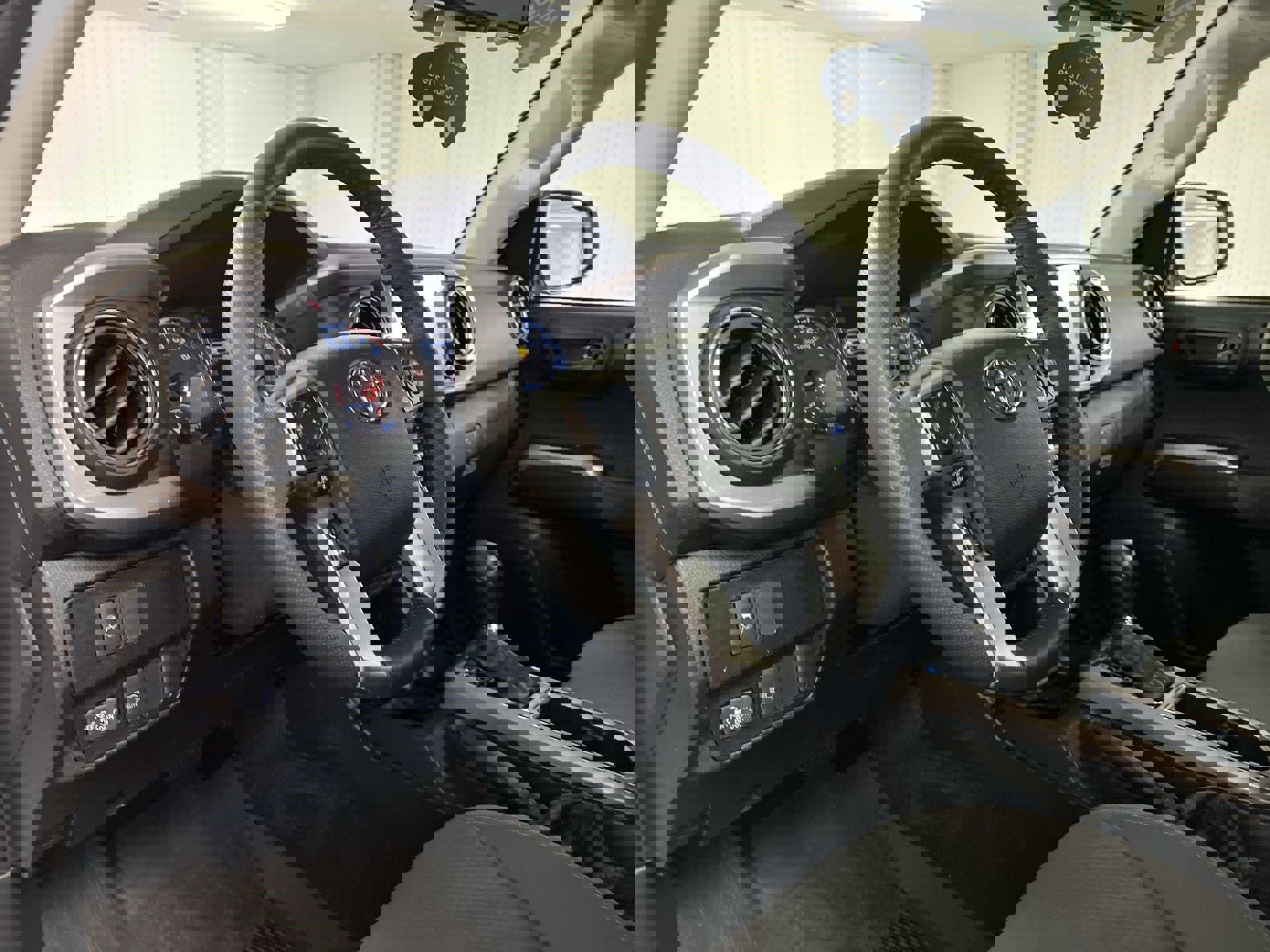 Used 2022 Toyota Tacoma SR5 image 53