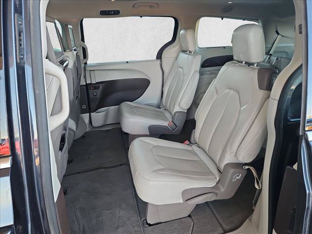 Used 2020 Chrysler Pacifica Touring-L Plus w/ Tire & Wheel Group FWD image 20